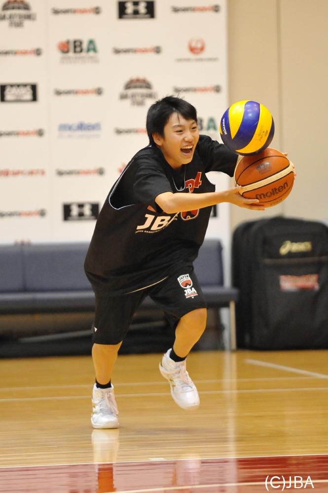 バレーボールを使ったコーディネーションドリル | 公益財団法人日本バスケットボール協会