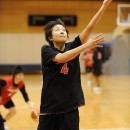 昨年のFIBA ASIA U-16女子選手権大会では中国との決勝戦で31点を挙げた阿部 泉美選手(聖和学園高校 2年)