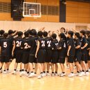 ハドルを組んで練習開始