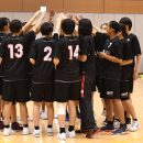 ハドルを組んで練習開始