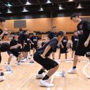正しいフォームでトレーニングがおこなわれるかチェック
