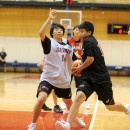 ドライブを仕掛ける首藤 祐希選手(北九州市立二島中学校 3年)