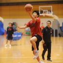 三浦 舞華選手(精華女子高校 1年)の力強いレイアップシュート