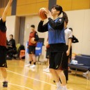 3Pシュートを打つ今仲 杏奈選手(早稲田大学 3年)